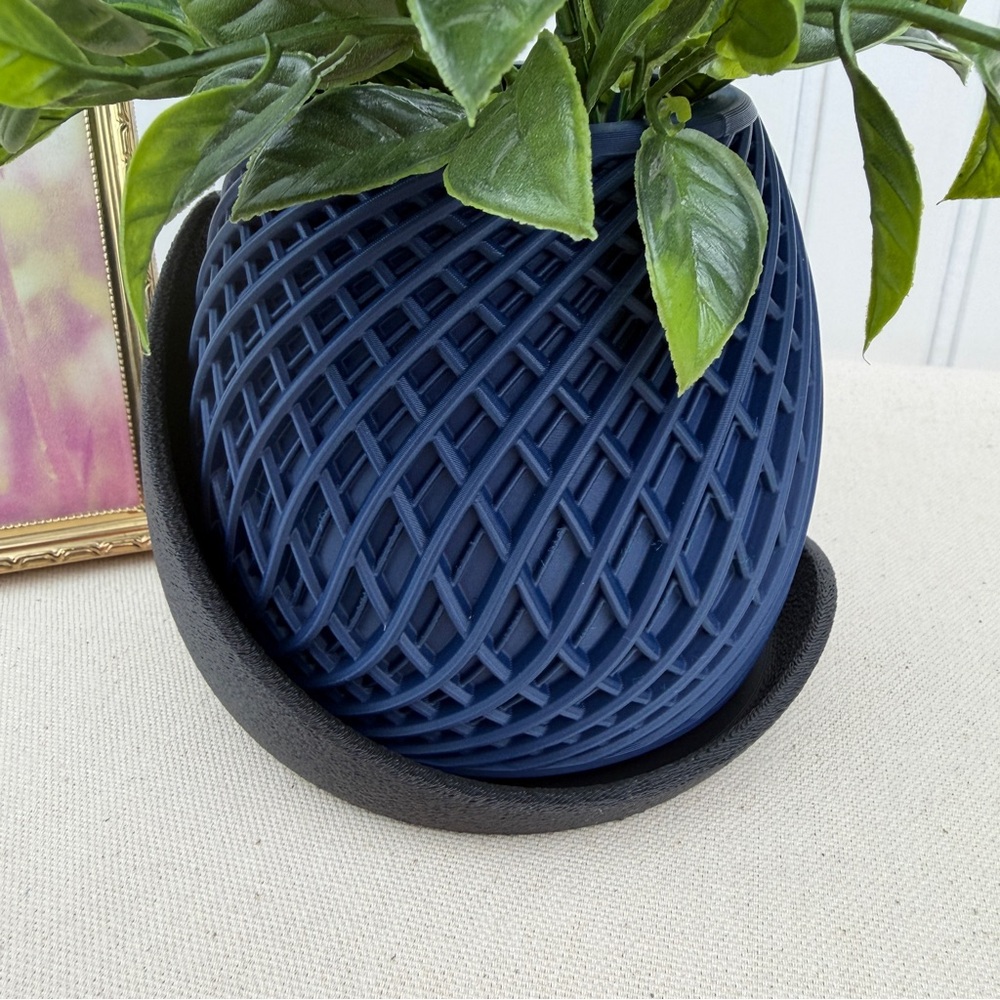 The Stryde Planter, Indoor Flower Pot, Tabletop Planter. Diamond Lattice Design - Picture 4 of 10